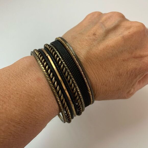 Set of 10 Mixed Black & Bronze Metal Bangles – Boho Layered Look - Picture 3 of 8